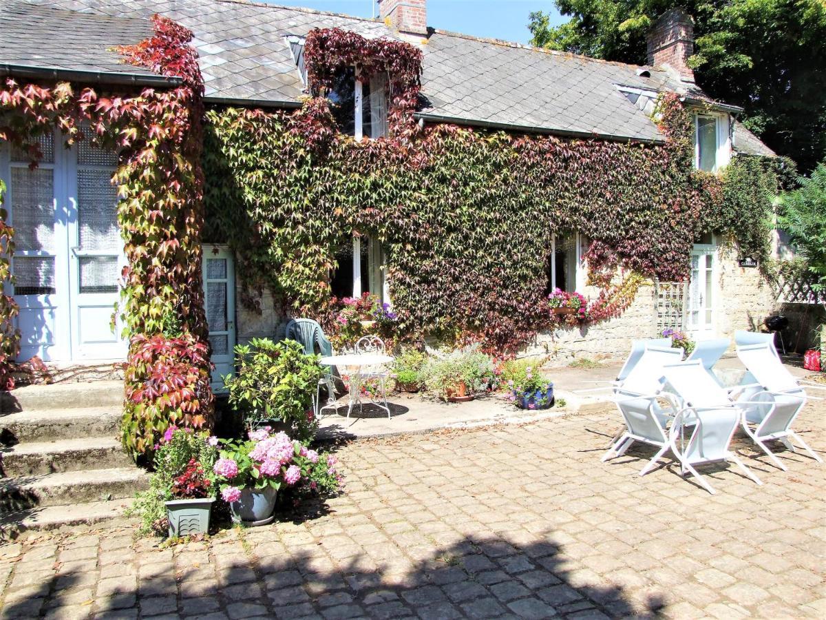 شقة Le Glycine A Manoir Sainte Cecile Juvigny-Val-d'Andaine المظهر الخارجي الصورة