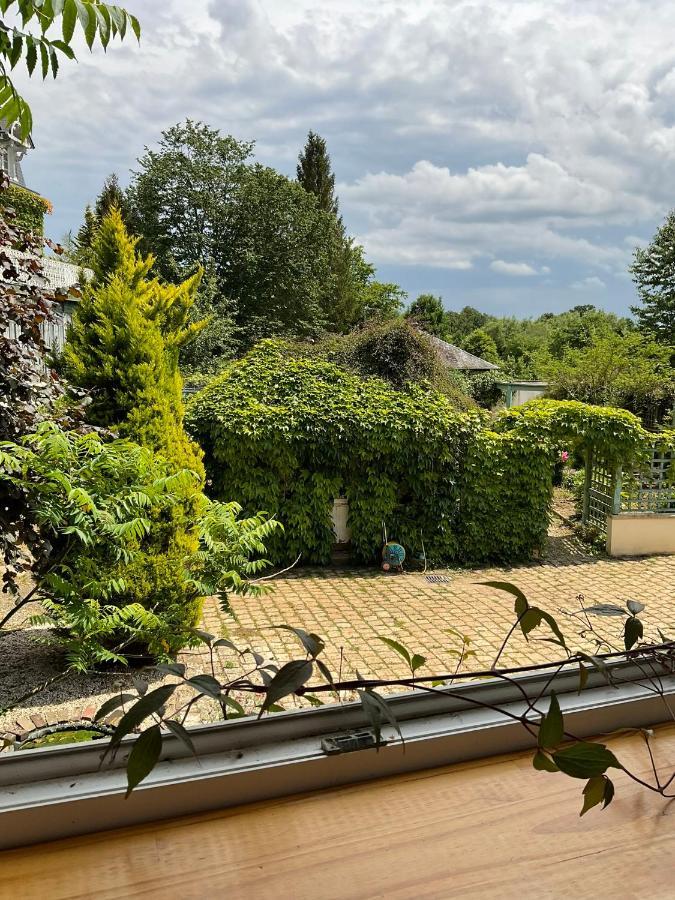 شقة Le Glycine A Manoir Sainte Cecile Juvigny-Val-d'Andaine المظهر الخارجي الصورة